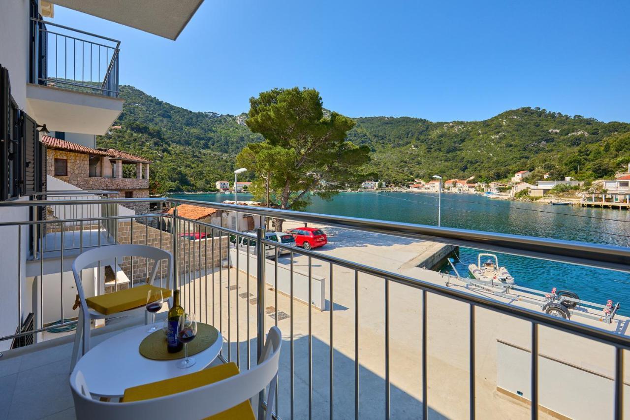 Green Lantern Apartments Okuklje Екстериор снимка