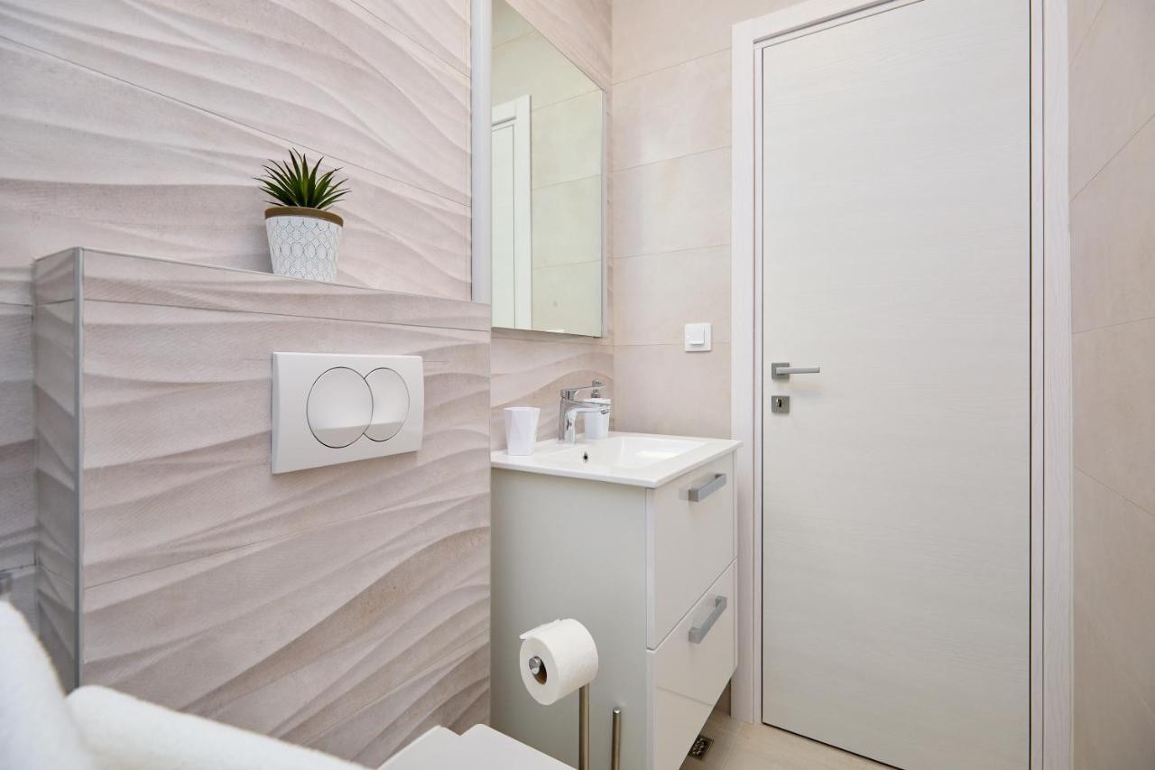 Green Lantern Apartments Okuklje Екстериор снимка